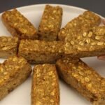 Deliciosos biscoitos de aveia e frutas sem adição de farinha ou açúcar!