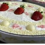 Ninho Strawberry Frozen Milk Delight in a Dish